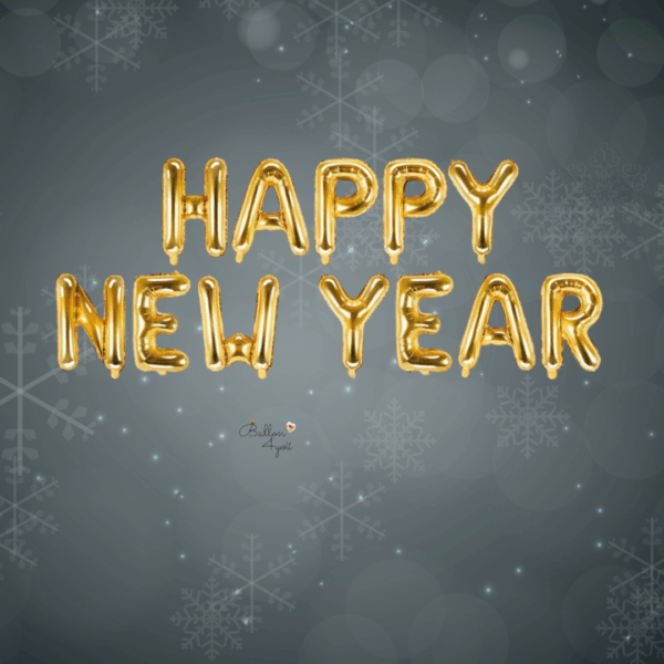 Goldene Folienballon Buchstaben bilden den Schriftzug HAPPY NEW YEAR
